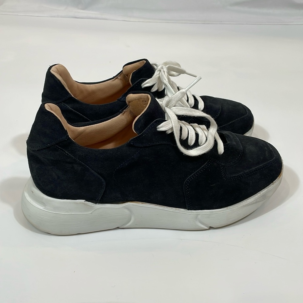 Barney’s New York Men’s Sneakers Black Suede Made In Italy Size 8 EUC